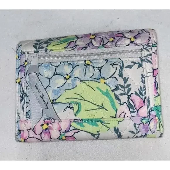 Vera Bradley Quilted Tri-fold Wallet Multicolored Floral - Picture 10 of 10
